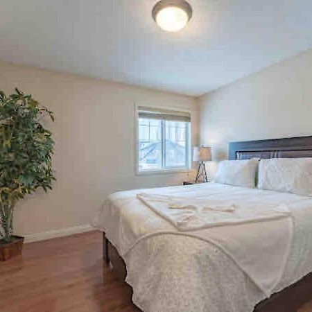 2500 Sq House In Springbank Hill Bl 261818 Βίλα Κάλγκαρι Εξωτερικό φωτογραφία