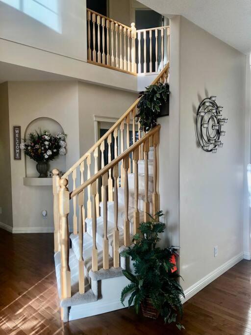 2500 Sq House In Springbank Hill Bl 261818 Βίλα Κάλγκαρι Εξωτερικό φωτογραφία
