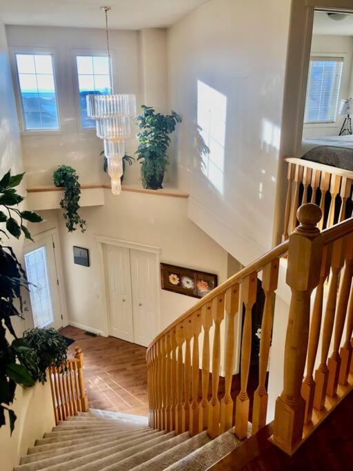 2500 Sq House In Springbank Hill Bl 261818 Βίλα Κάλγκαρι Εξωτερικό φωτογραφία